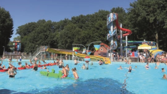 4 Klassenfahrt Emsland_SchlossDankern FerienzentrumSchlossDankern HausTypA Freibad
