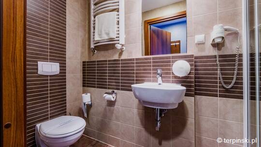 3 Klassenfahrt Krakau HotelWyspianki Badezimmer