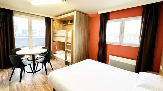 1 Klassenfahrt LeHavre ThePeopleHostelLeHavre Mehrbettzimmer