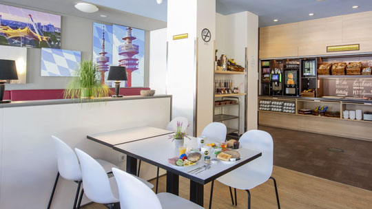 5 Klassenfahrt München B&BHotelMünchenCity Nord Frühstücksraum