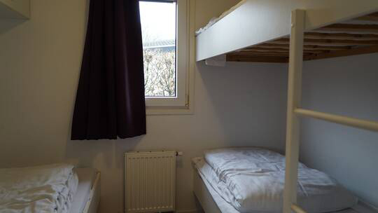 2 Klassenfahrt Noordwijk EuroParcsNoordwijkseDuinen Schlafzimmer