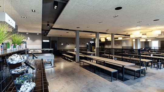 2 Klassenfahrt Koeln ao Neumarkt Speisesaal