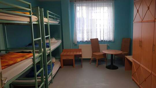 3 Klassenfahrt Usedom SchullandheimCampPeenemünde HausWollin Mehrbettzimmerklein