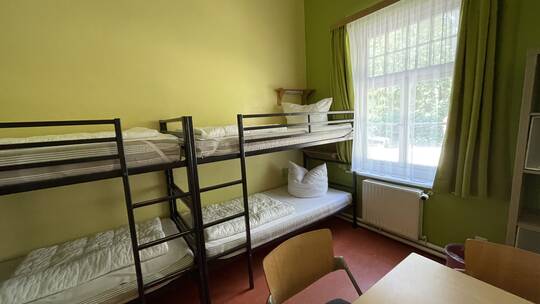 3 Klassenfahrt Usedom FerienparkAhlbeck Seitenhaus Mehrbettzimmer