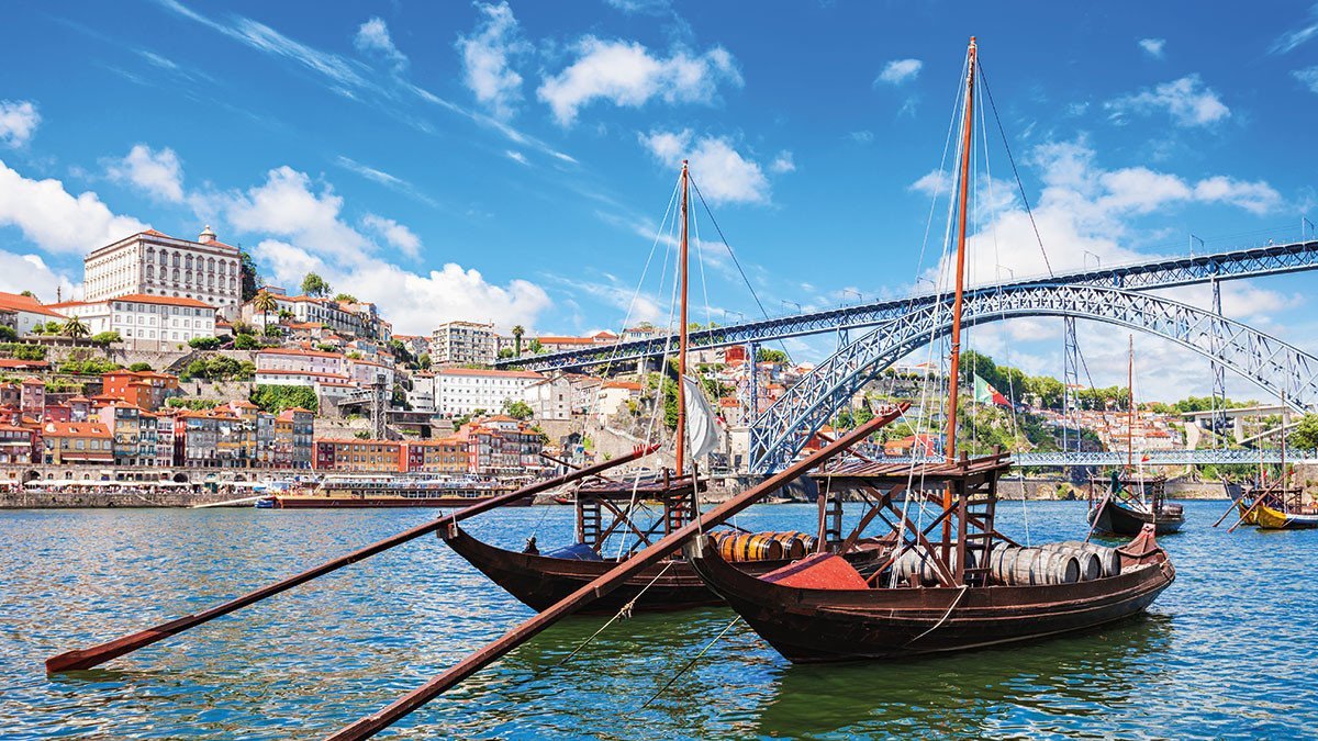 Klassenfahrt faszination Portugal Klassische Boote im Hafen Portugals