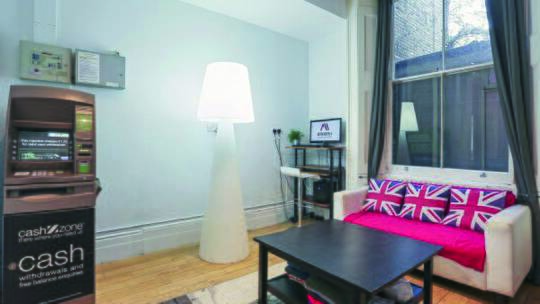 2 Klassenfahrt London AstorVictoria Aufenthaltsraum