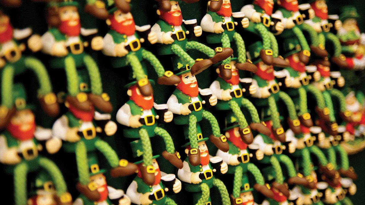 Hochschulexkursionen Irland Koboldmännchen als Souvenir