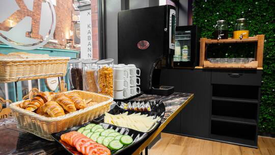 2 Klassenfahrt LiverpoolundManchester KabannasLiverpool Frühstücksraum