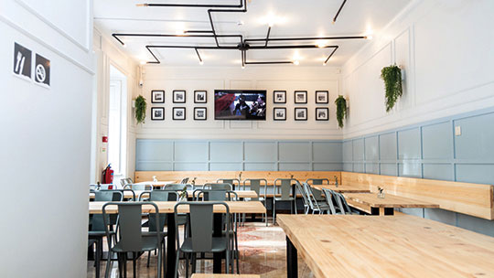 2 Klassenfahrt Lissabon Sant Jordi Aufenthaltsraum