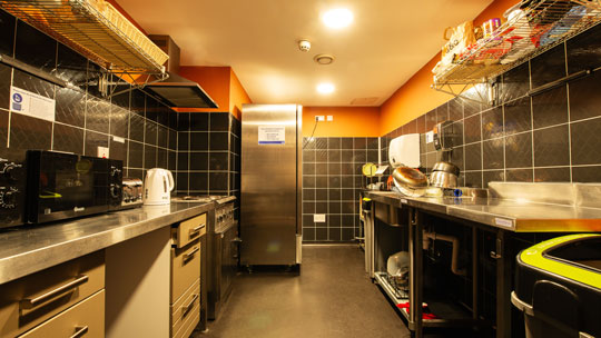 4 Klassenfahrt Edinburgh ao Kueche