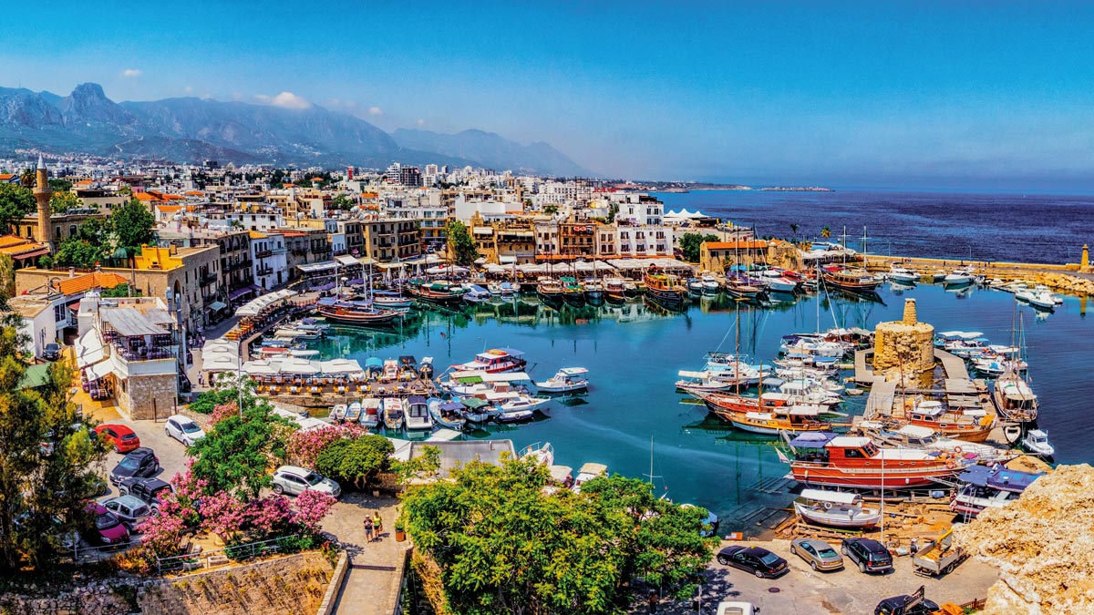 Kyrenia Hafen aus der Vogelperspektive
