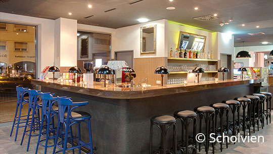 3 Klassenfahrt Salzburg Meininger Salzburg City Center Bar