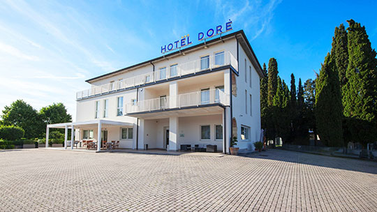 1 Klassenfahrt Gardasee HotelDorè Außenansicht