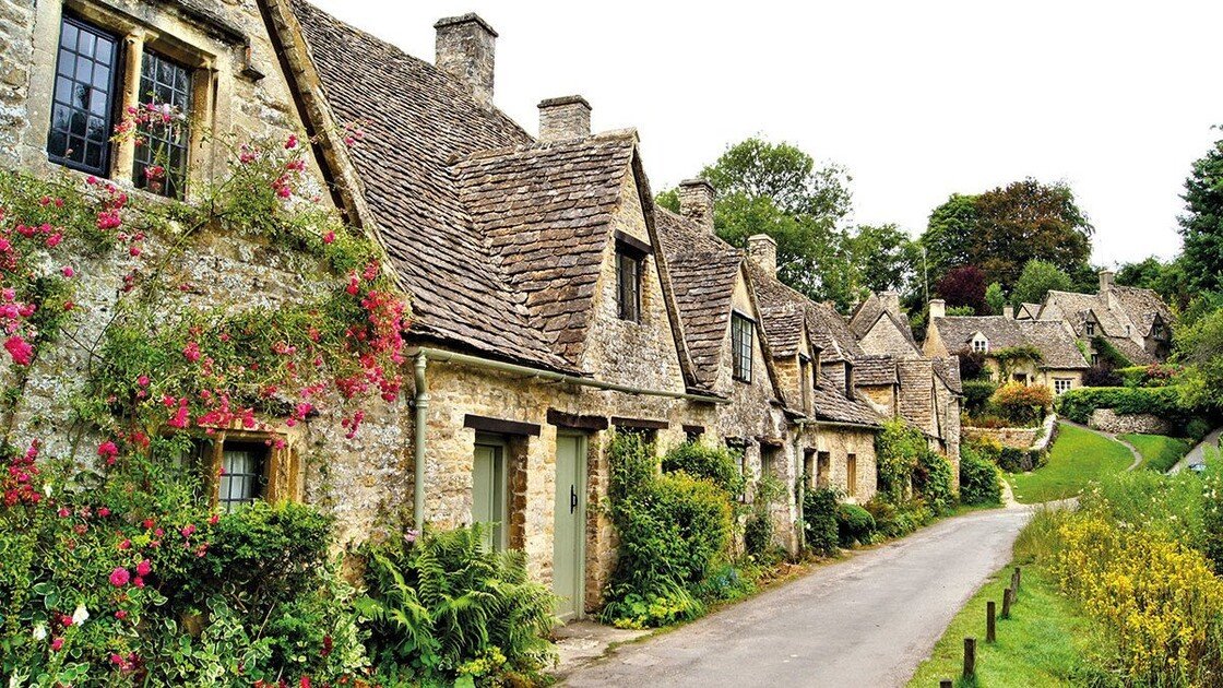 Cotswolds-schöne-Häuserreihe