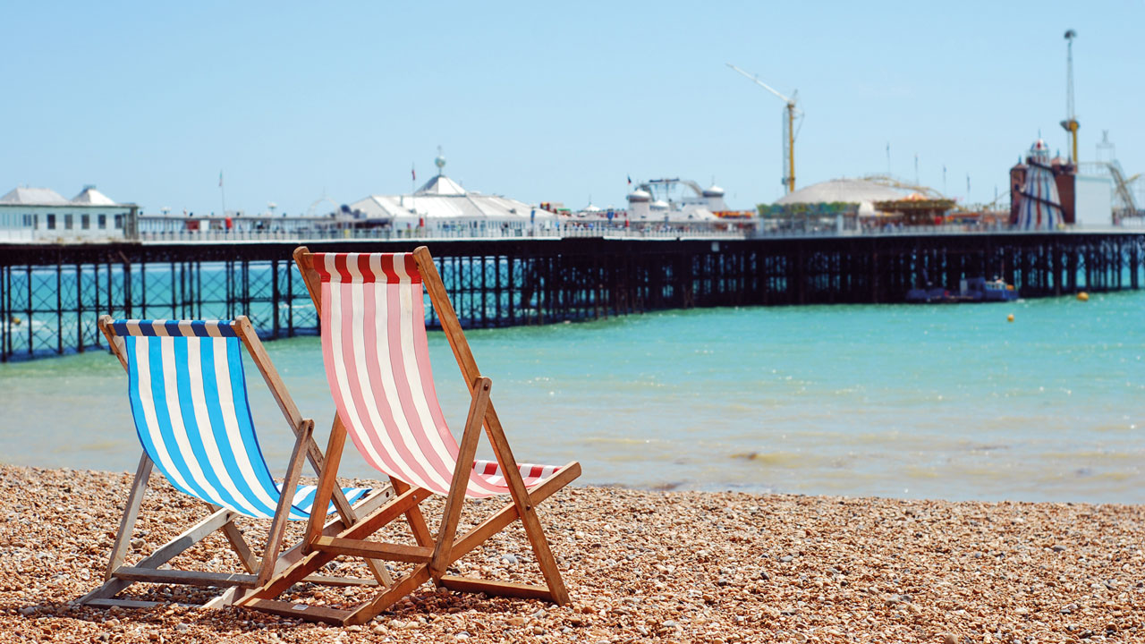 Bunte Strandhütten am Strand von Brighton
