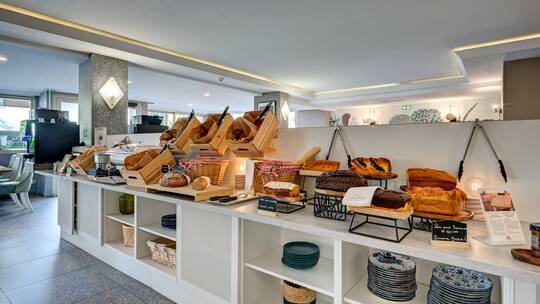 3 Gruppenreise Coted'Azur HotelJulianaCannes Frühstücksraum 3 Gruppenreise Coted'Azur HotelJulianaCannes Frühstücksraum