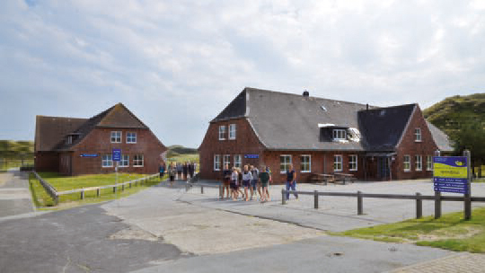 1 Klassenfahrt Sylt Jugendfreizeit undJugendbildungsstätteMövenbergList Außenansicht