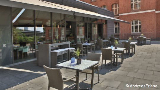 5 Klassenfahrt Berlin JugendherbergeBerlinOstkreuzGmbH Terrasse