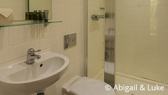 3 Klassenfahrt Canterbury Turing Houses Canterbury Badezimmer