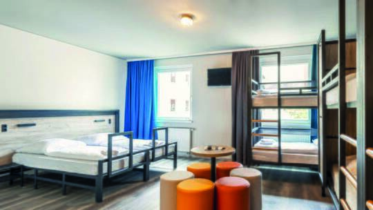 2 Klassenfahrt Berlin a&oBerlinHauptbahnhof Mehrbettzimmer