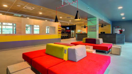 3 Klassenfahrt Mailand MEININGERHotelMilanoGaribaldi Aufenthaltsbereich