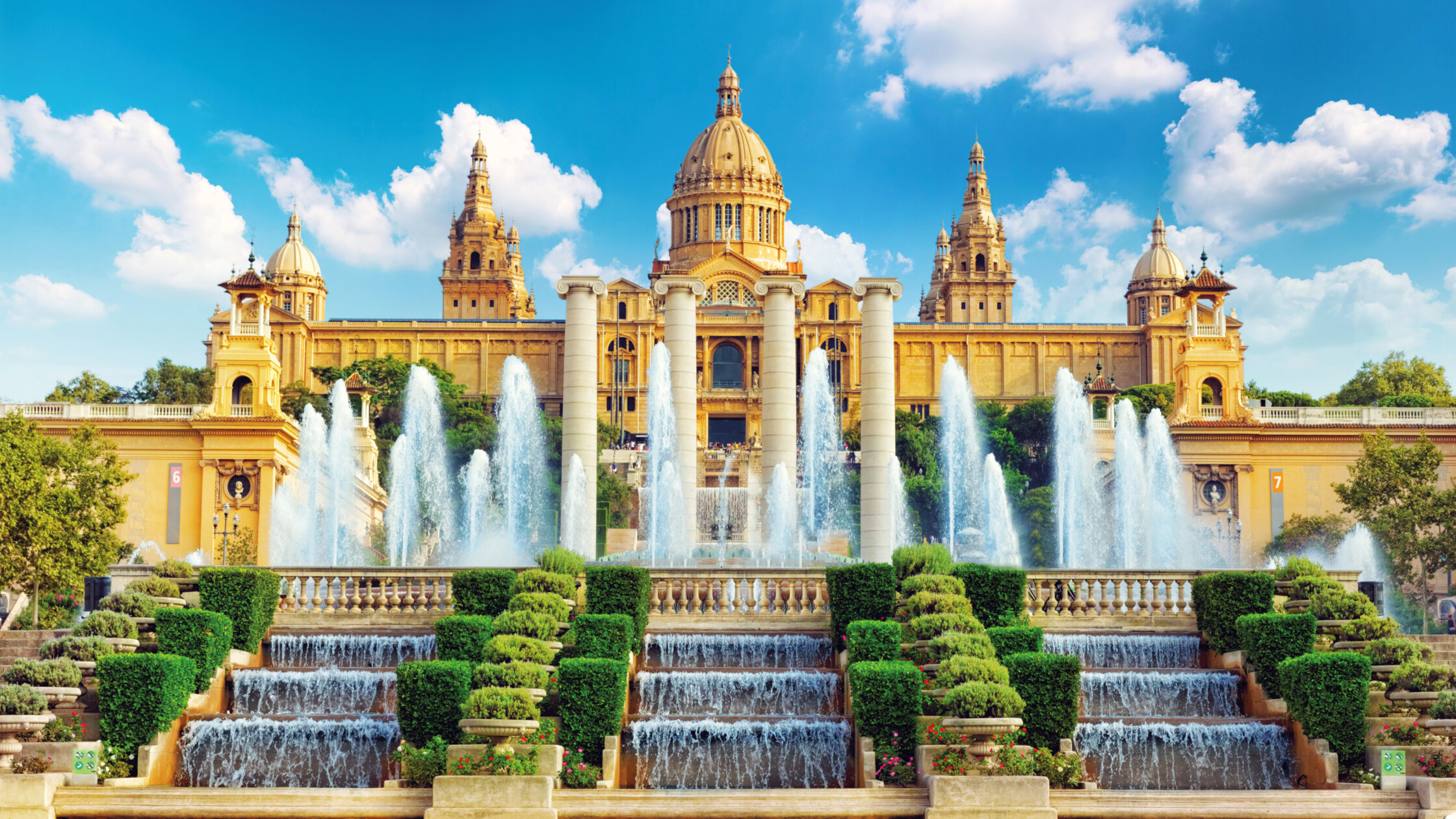 Aussenansicht eines Museums in Barcelona